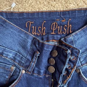 Butt pusher jeans